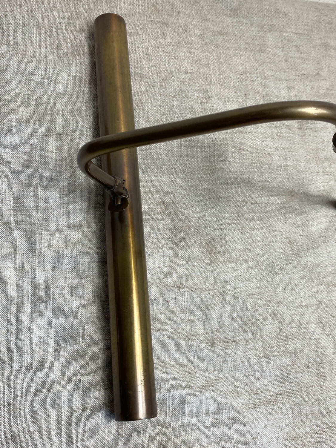 Wall light, picture light, in brass.