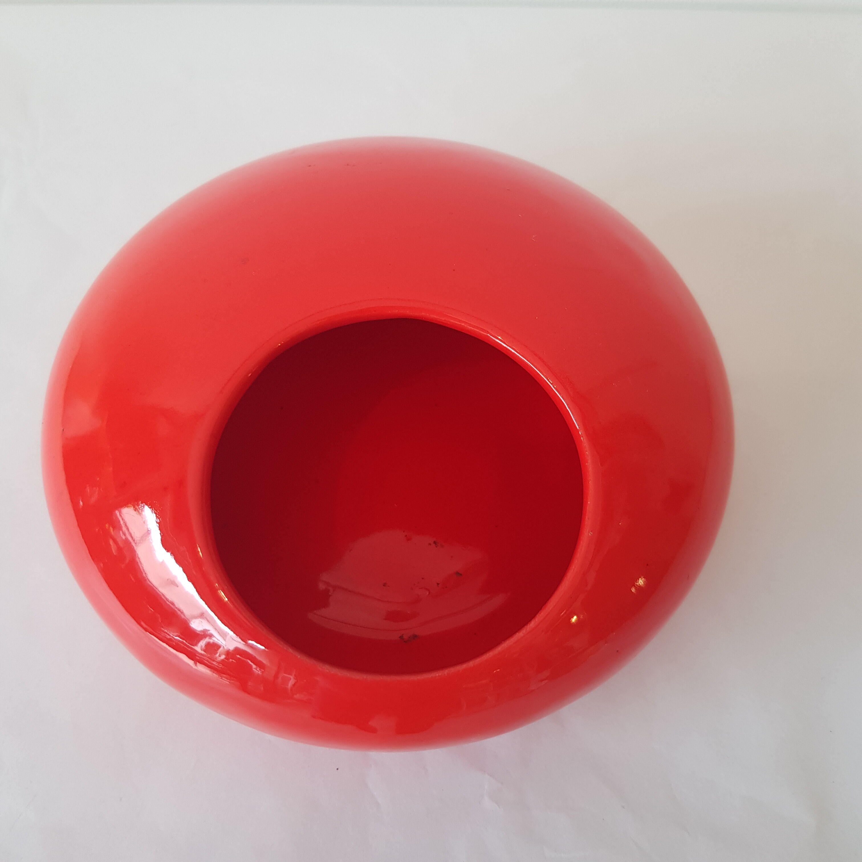 Red ceramic empty-pocket cut 1960s 1970s