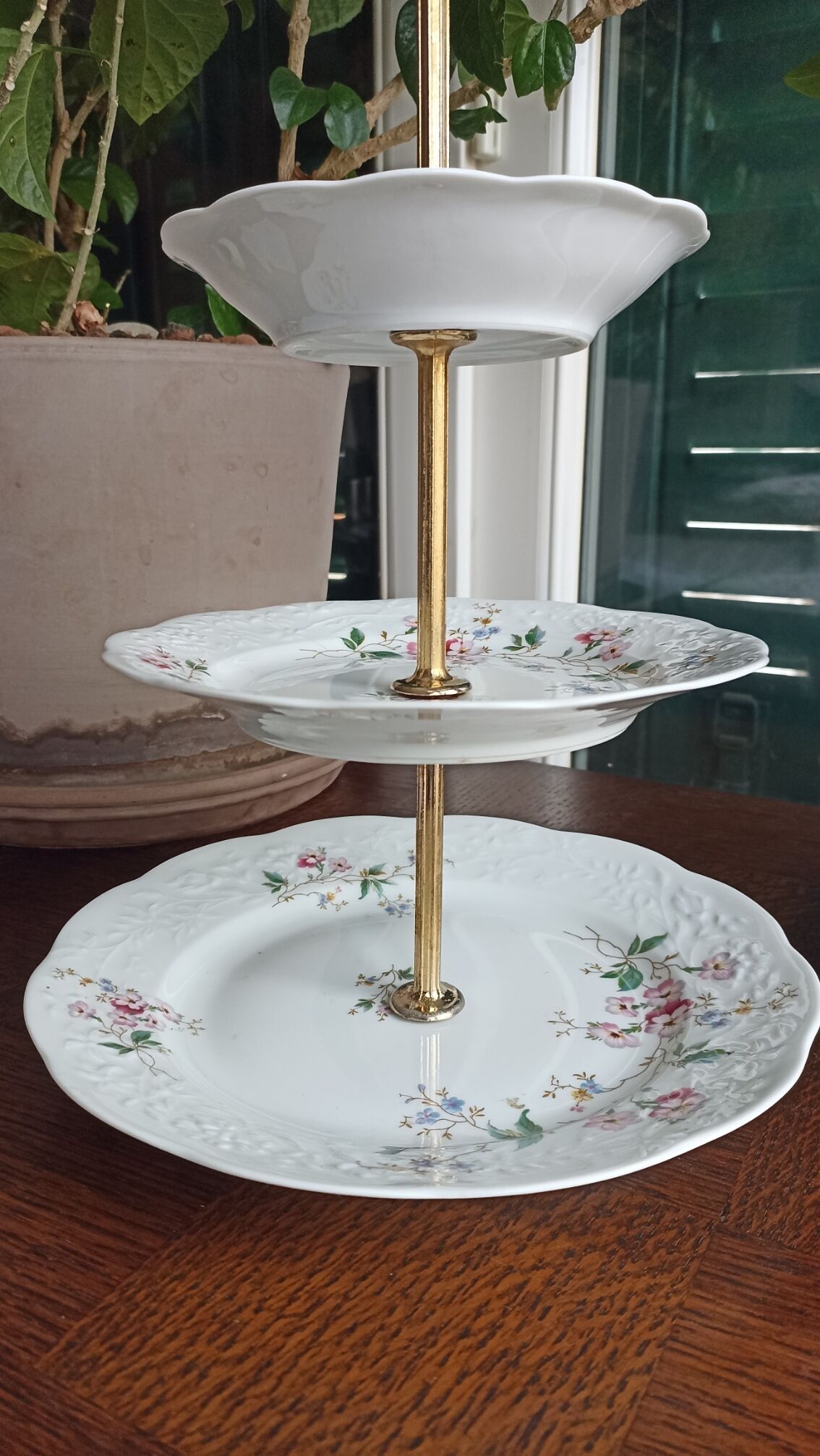 Dumb servant with 3 floors in Berry porcelain by SFP