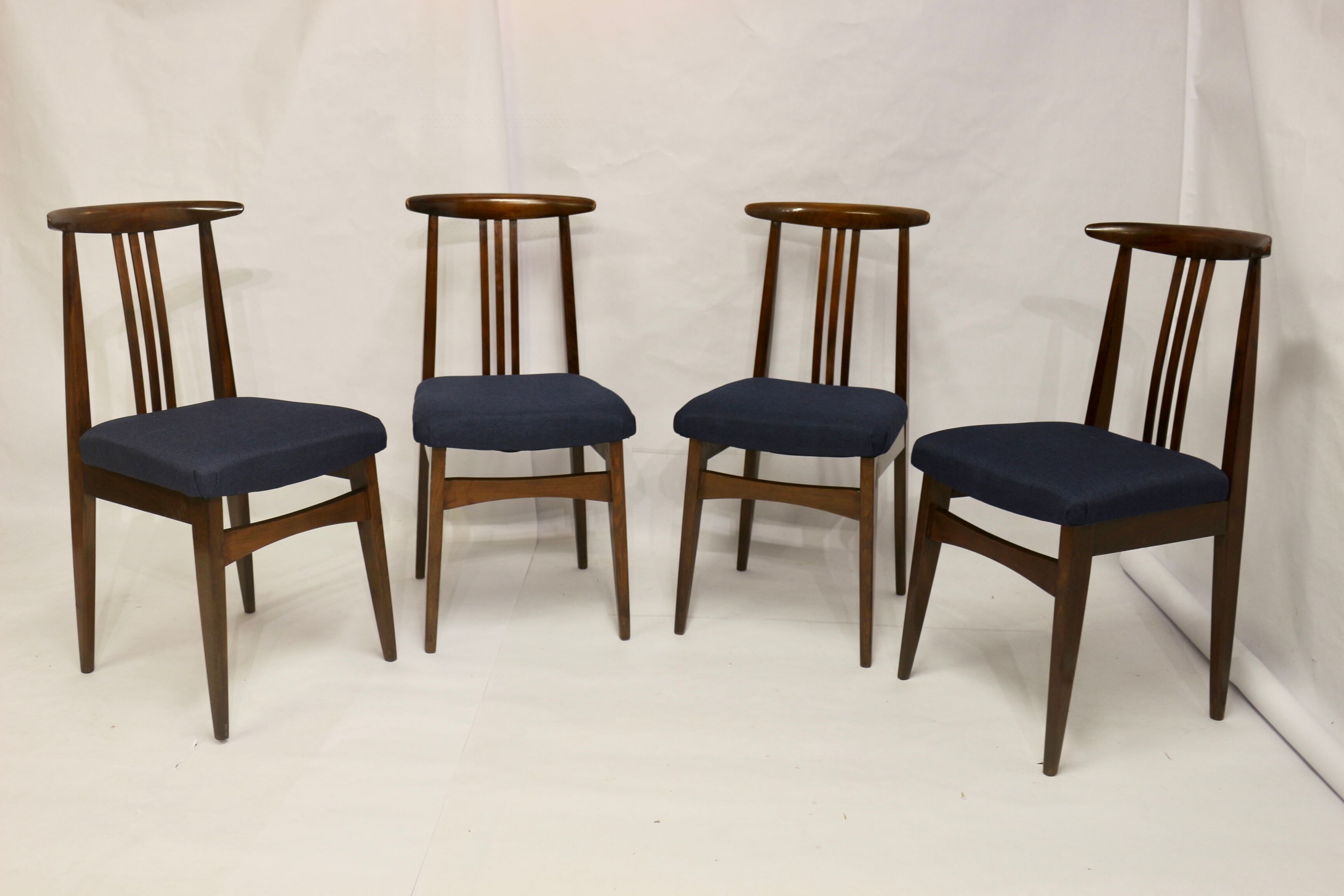 Set of 4 chairs from the 60s/70s, M. Zieliński type 200/100B. Ref Macha