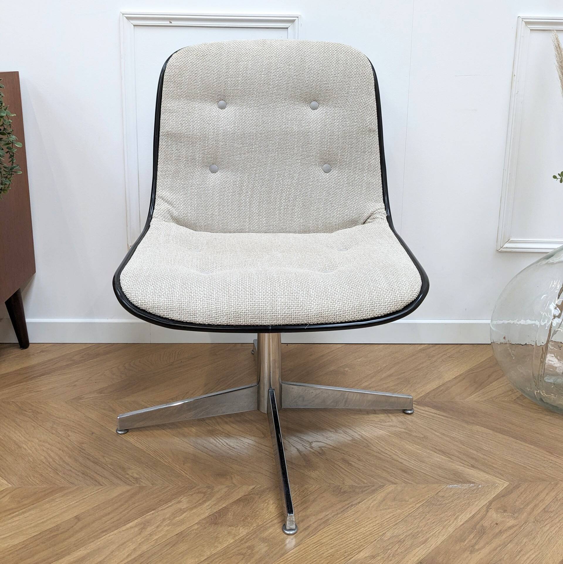 Model 451 armchair by Randall Buck