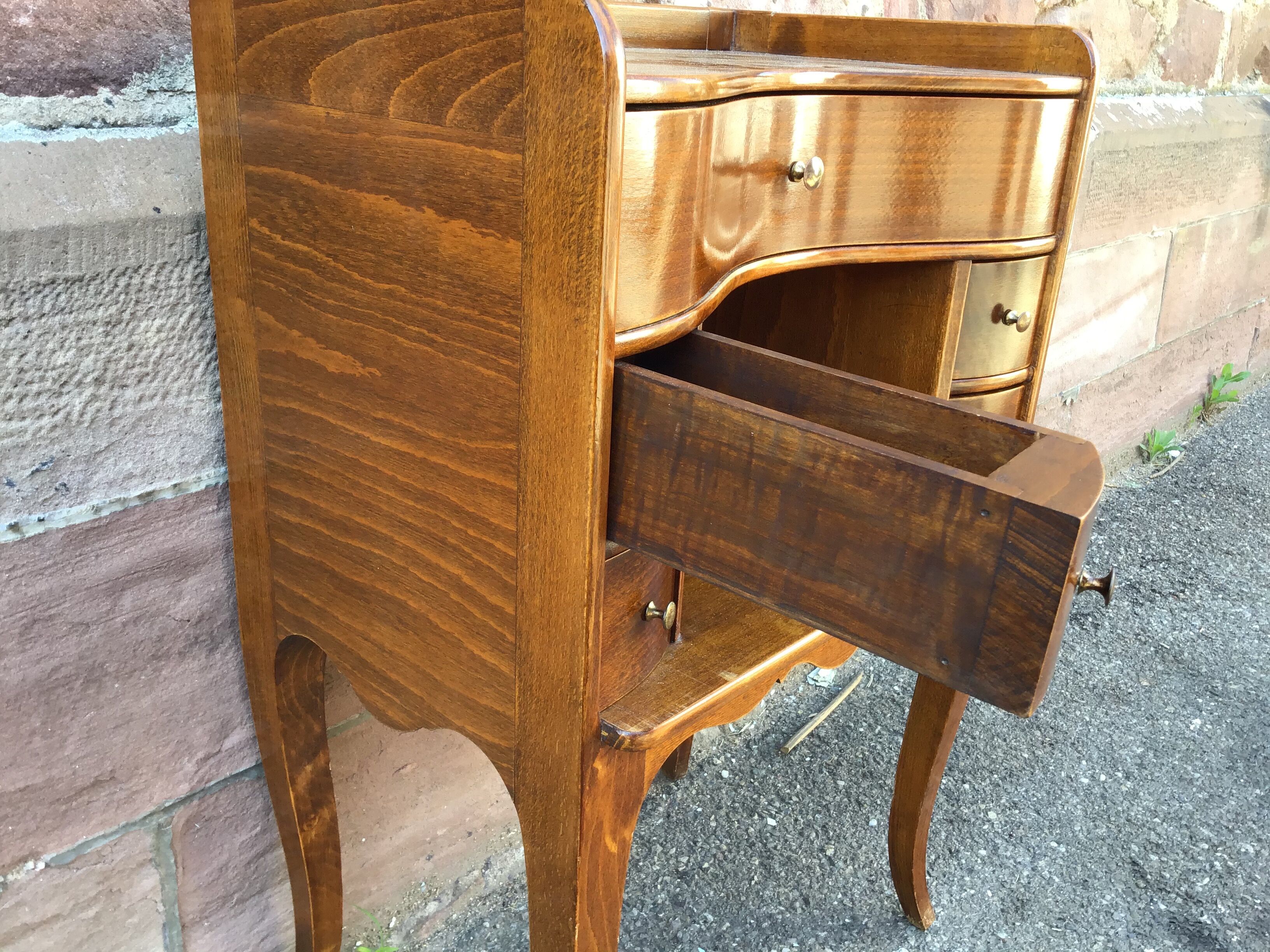 Curved side table style regence 1950