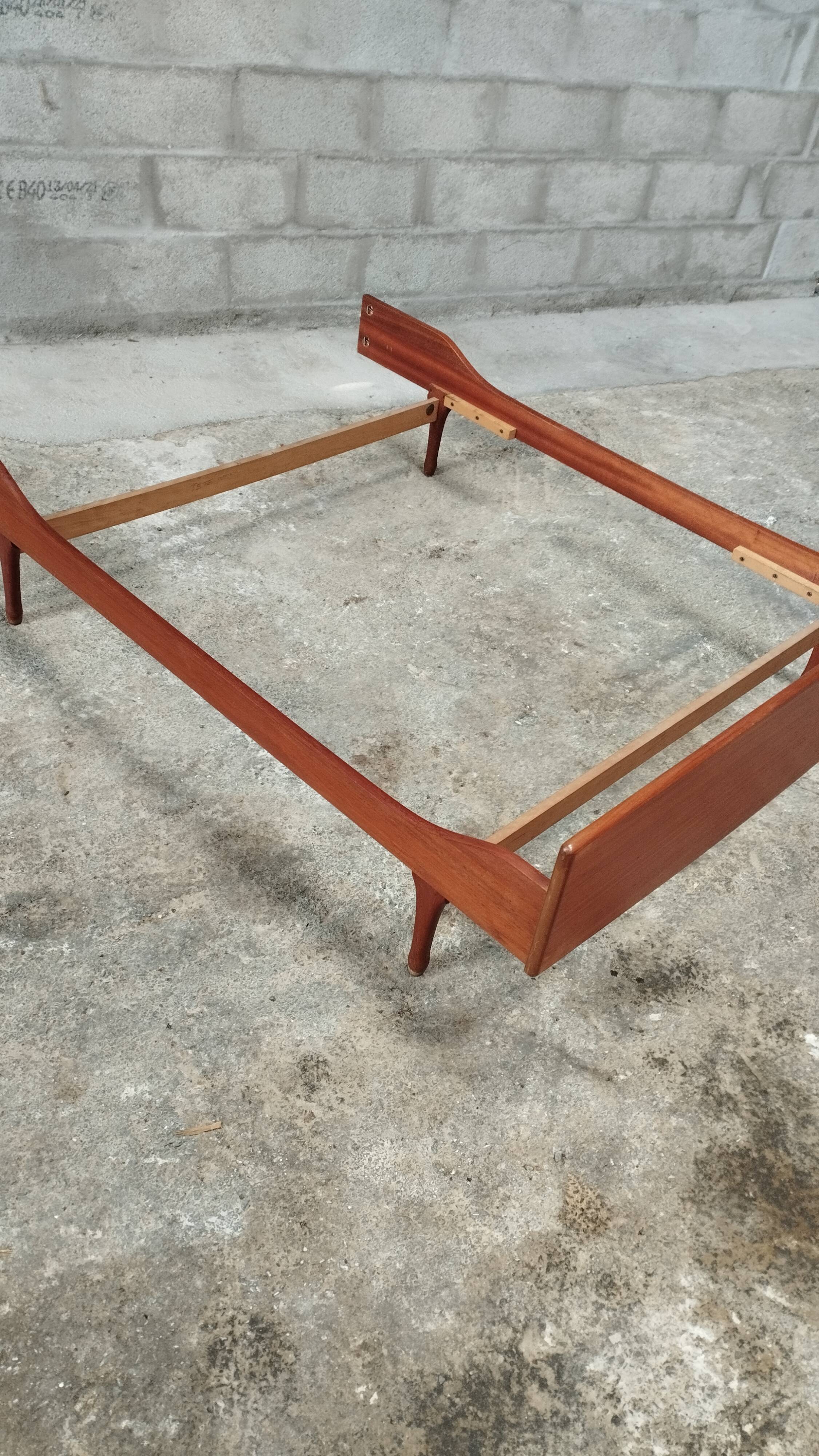 Vintage teak bed 2 places