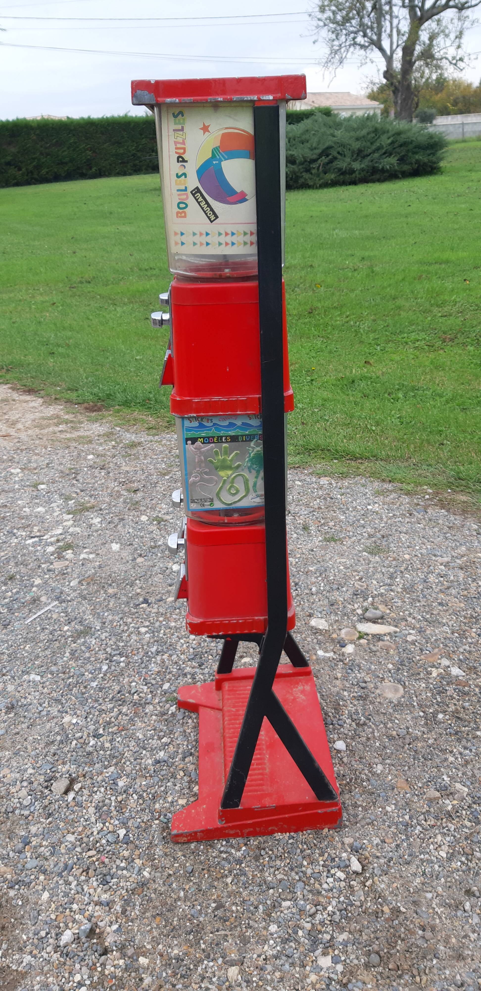 Brabo candy dispenser