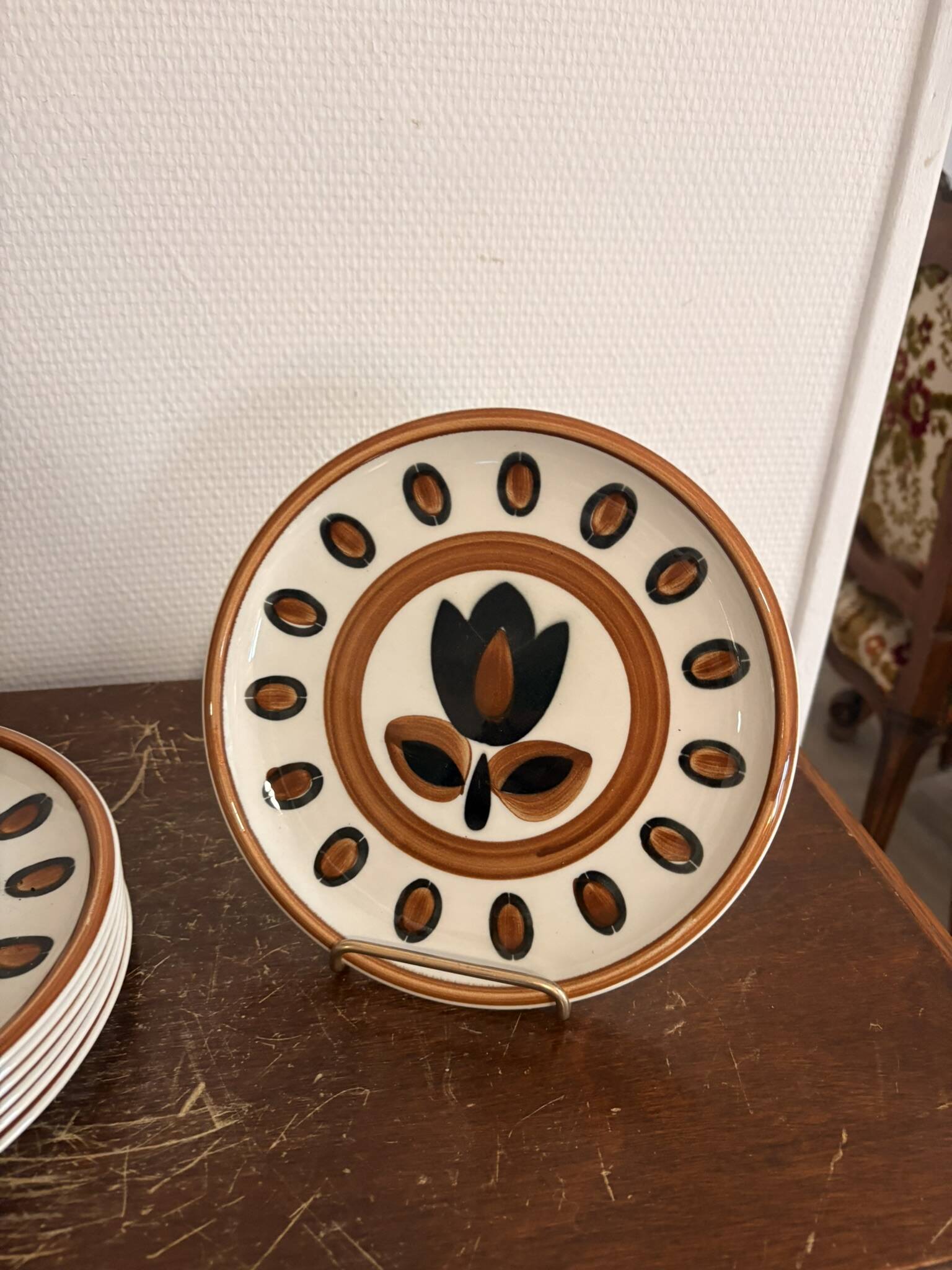 Lot 7 Flat Plates Boch Louvière Kimono Tulip Brown Flowers Vintage