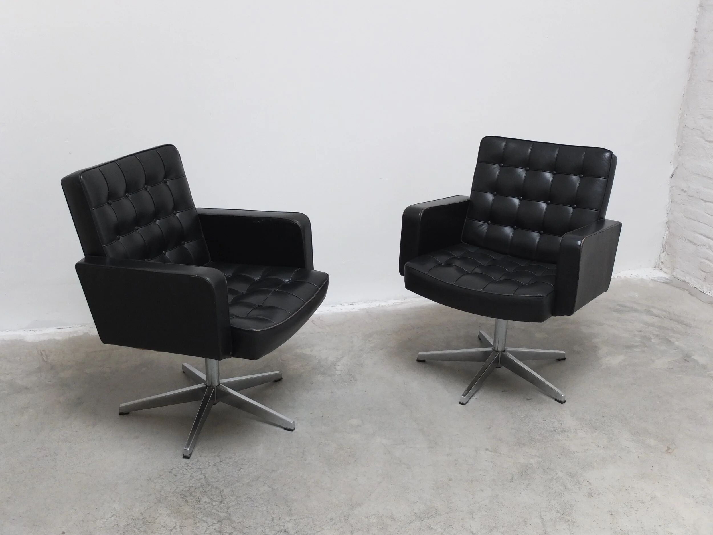 Set of 3 Executive Chairs by Vincent Cafiero for Knoll International, 1960s