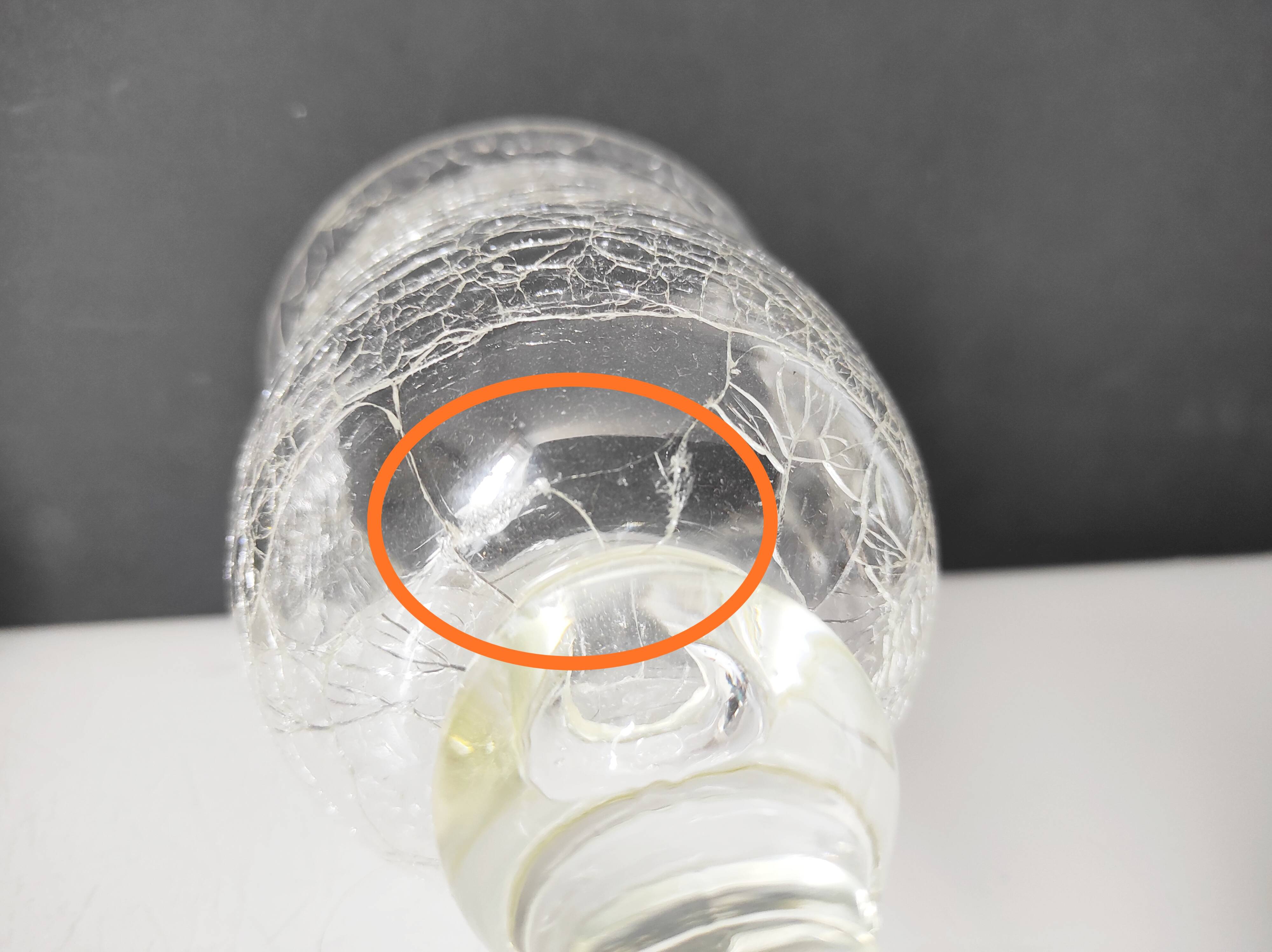 Two cracked glass lanterns 30.5 cm
