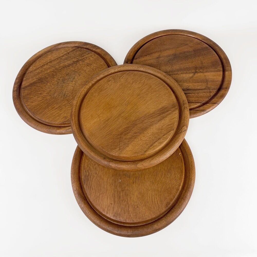 Round solid wood cutting boards