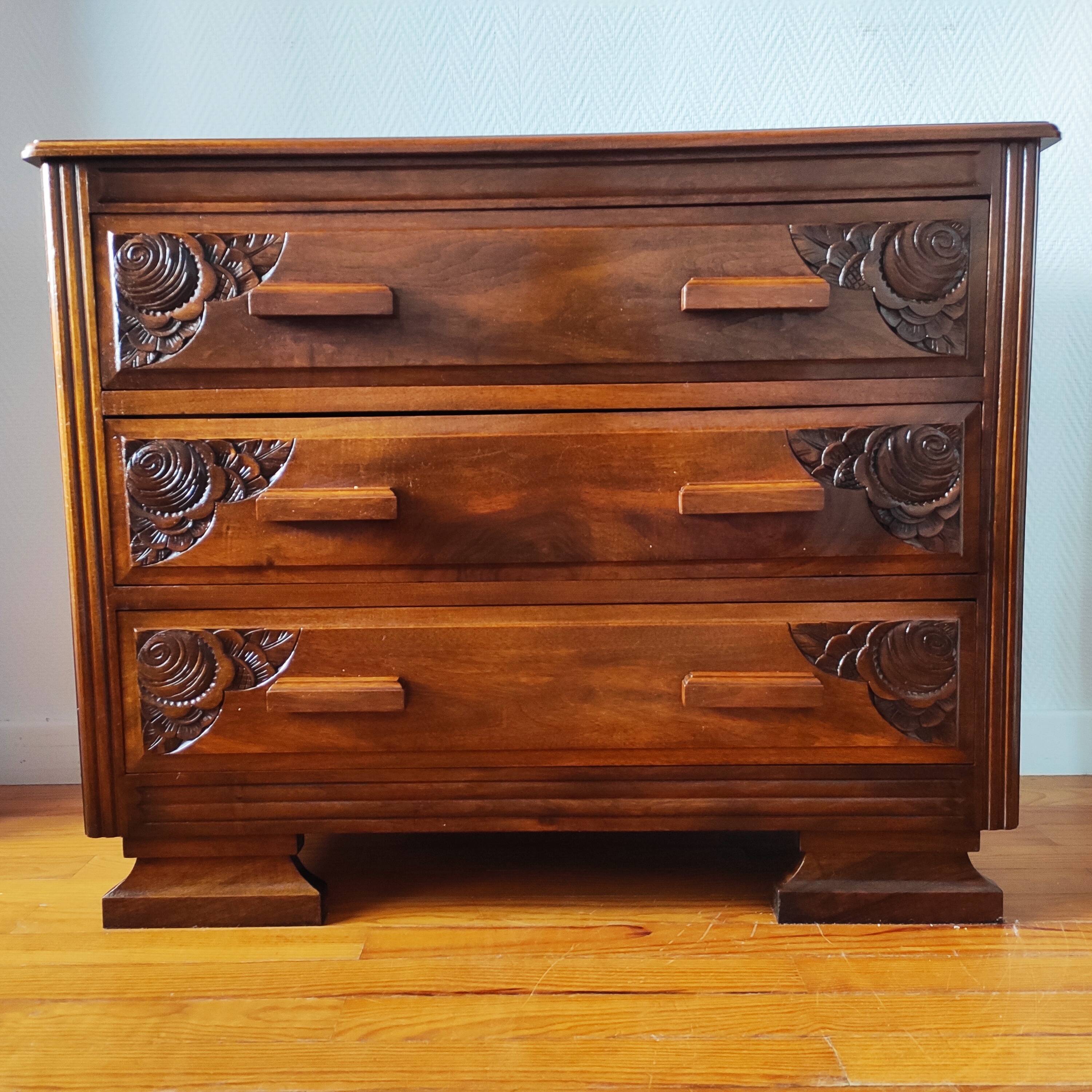 Commode Art Déco en noyer massif