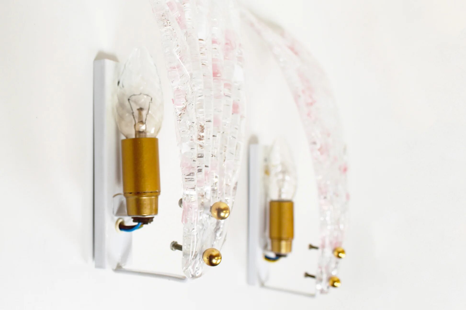 Pair of 80s Murano glass 'Foglio' wall lamps