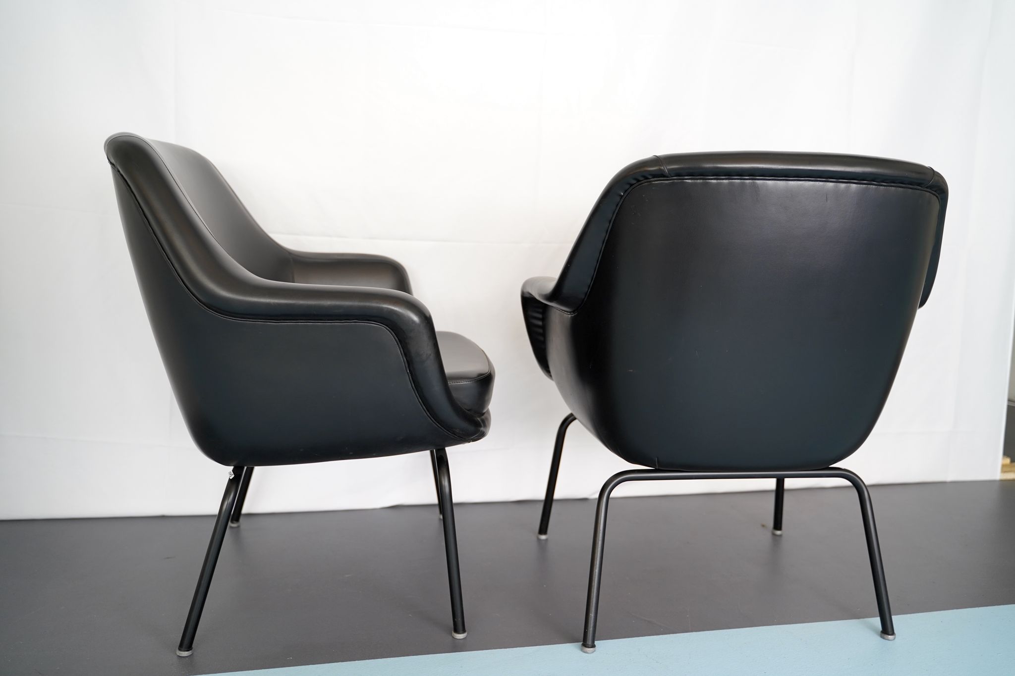 Pair of Olli Mannermaa Armchairs by Cassina, Italy, 1960s