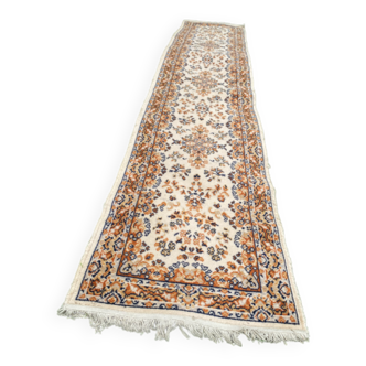 Oriental corridor carpet 324 x 67