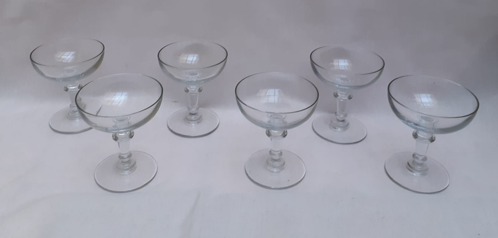 Set of 6 glasses of glass champagne