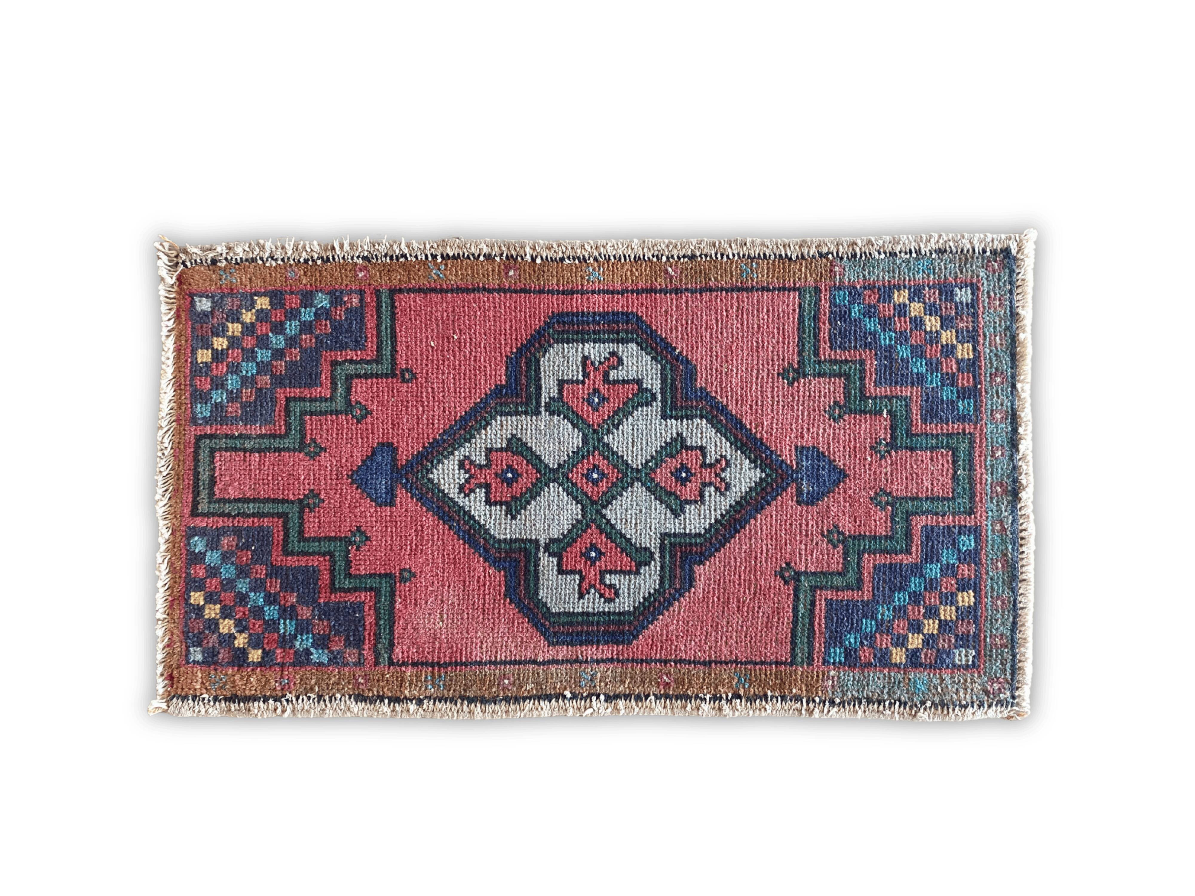 Small rug, Turkish vintage rug, Hand knotted rug,Mini door mat rug 48x85 Cm