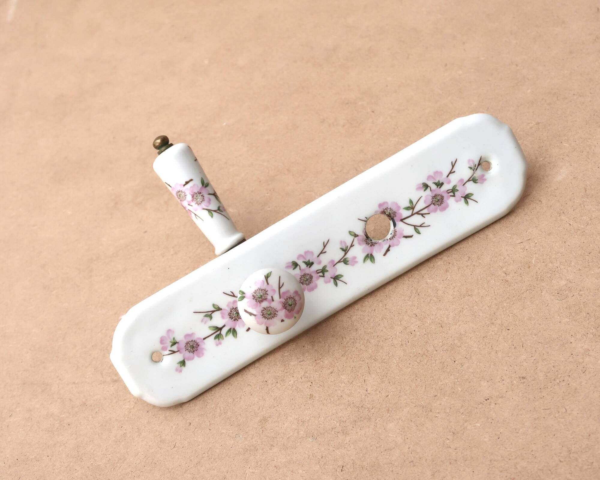 Door handle and porcelain cover from Paris, floral rose decoration, 1960s.