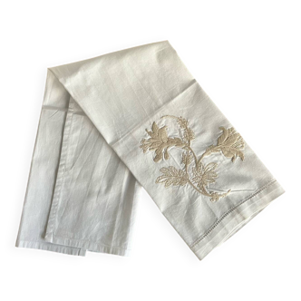 Essuie mains coton blanc brodé de lys beiges