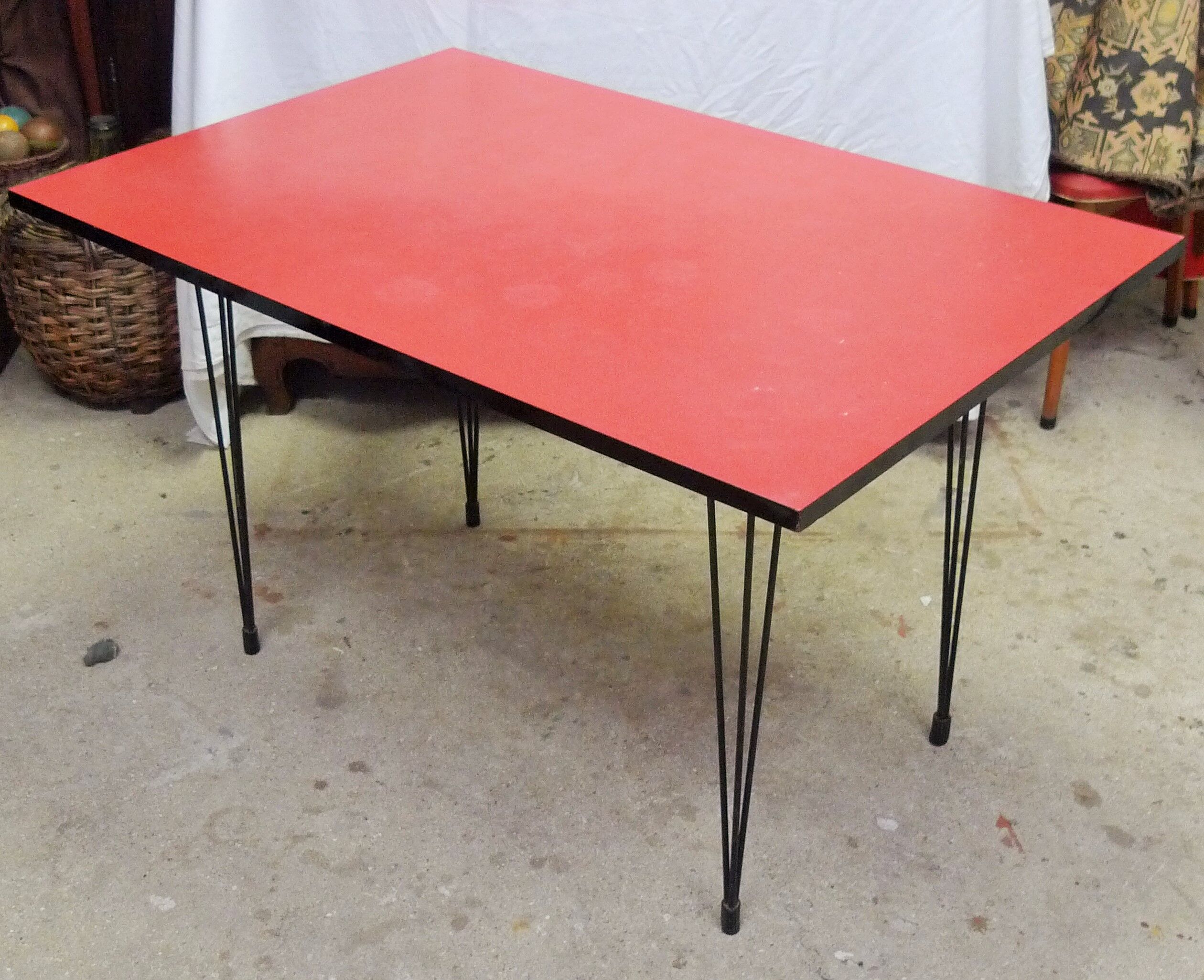 Formica kitchen table, eiffel feet