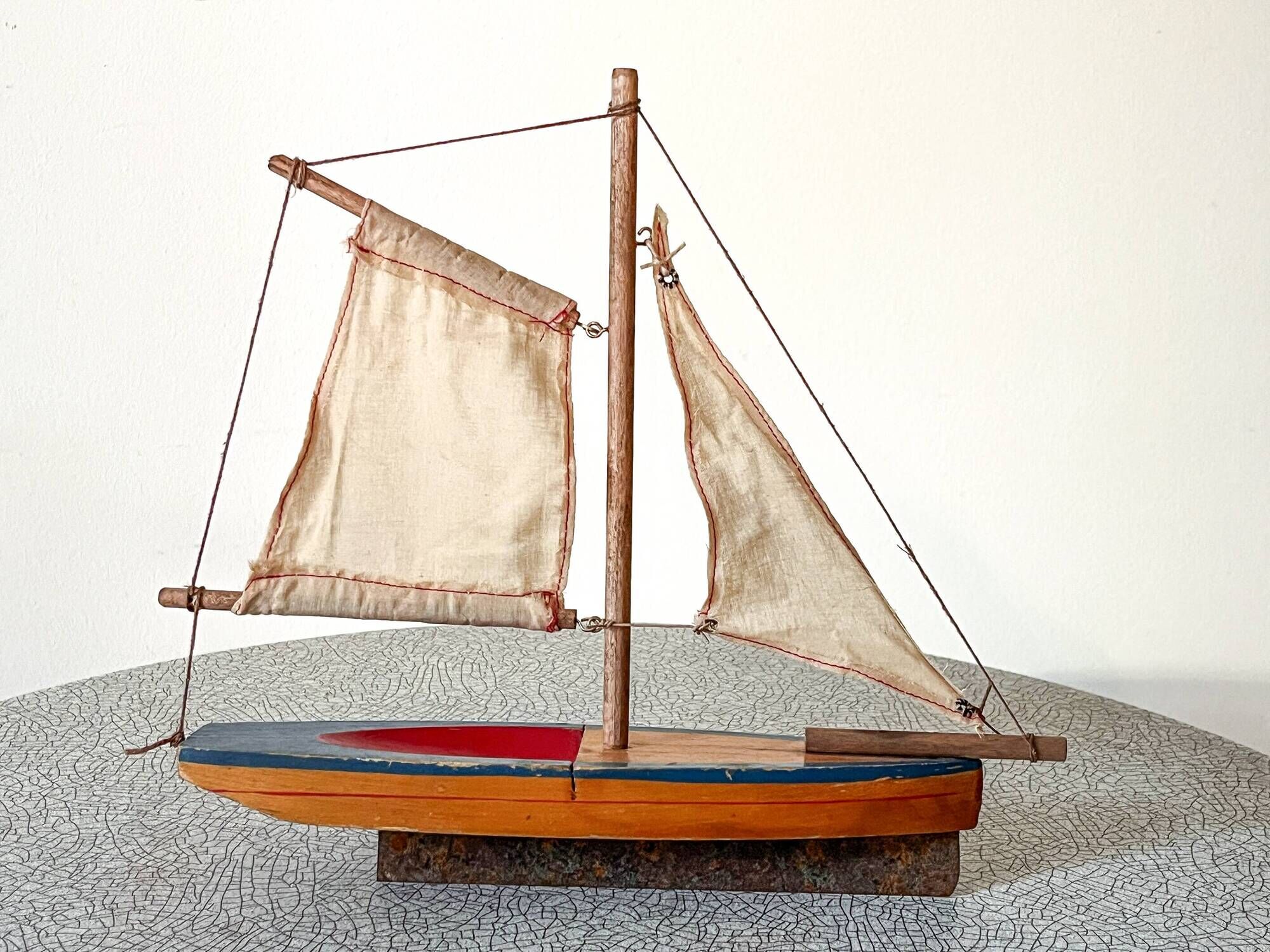 Giraud Sauveur brand half-deep hull basin sailing barge.