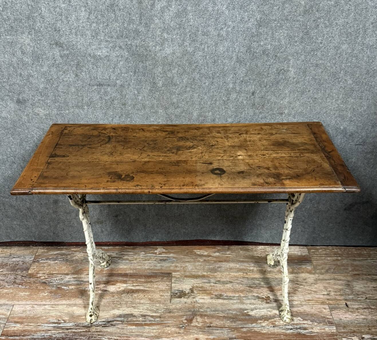 D'aprés un travail des fonderies d'Arras vers 1880 : table bistrot