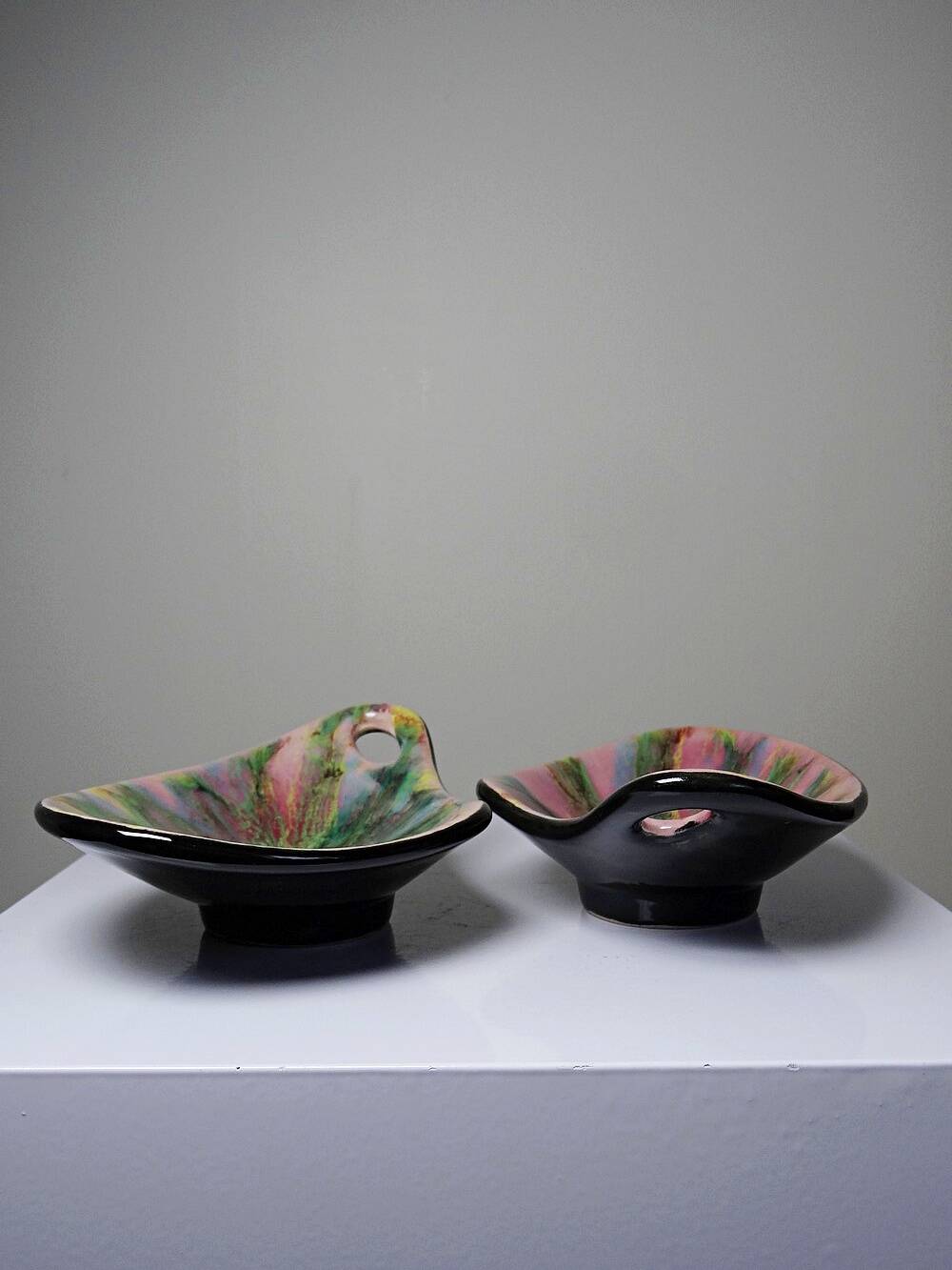 Pair of multicoloured glazed ceramic studio dishes, vintage 1960s.