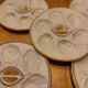 Lot de 5 assiettes à huîtres Saint-Clément France n°4589 – Faïence