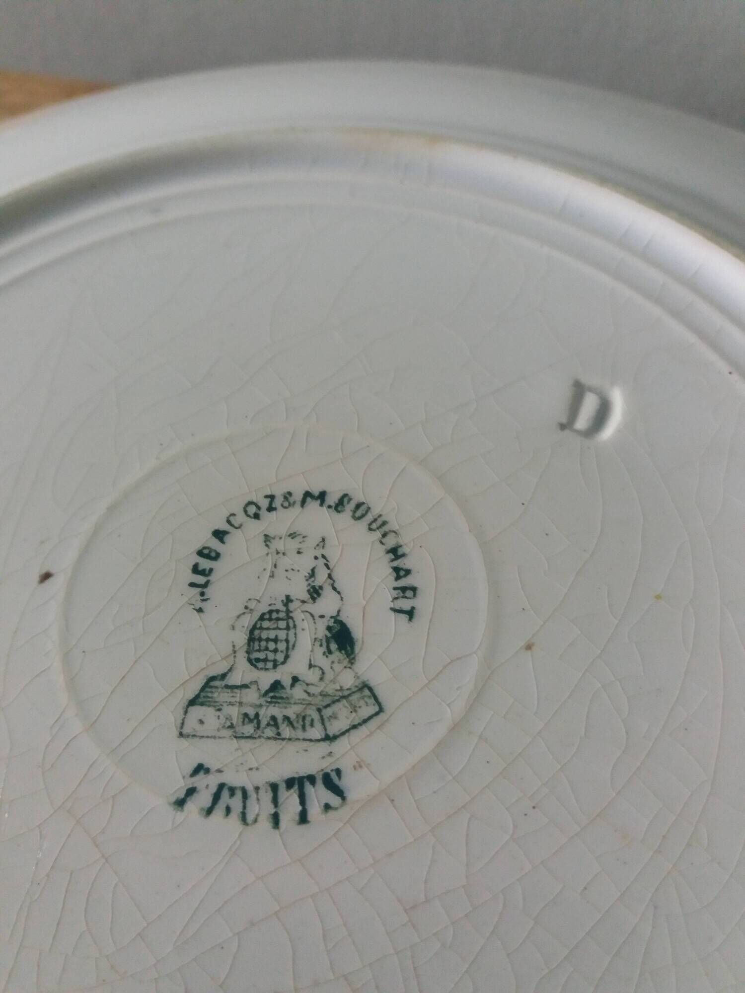 Set of 2 Lebacqz and Bouchart Saint Amand plates, early 20th century