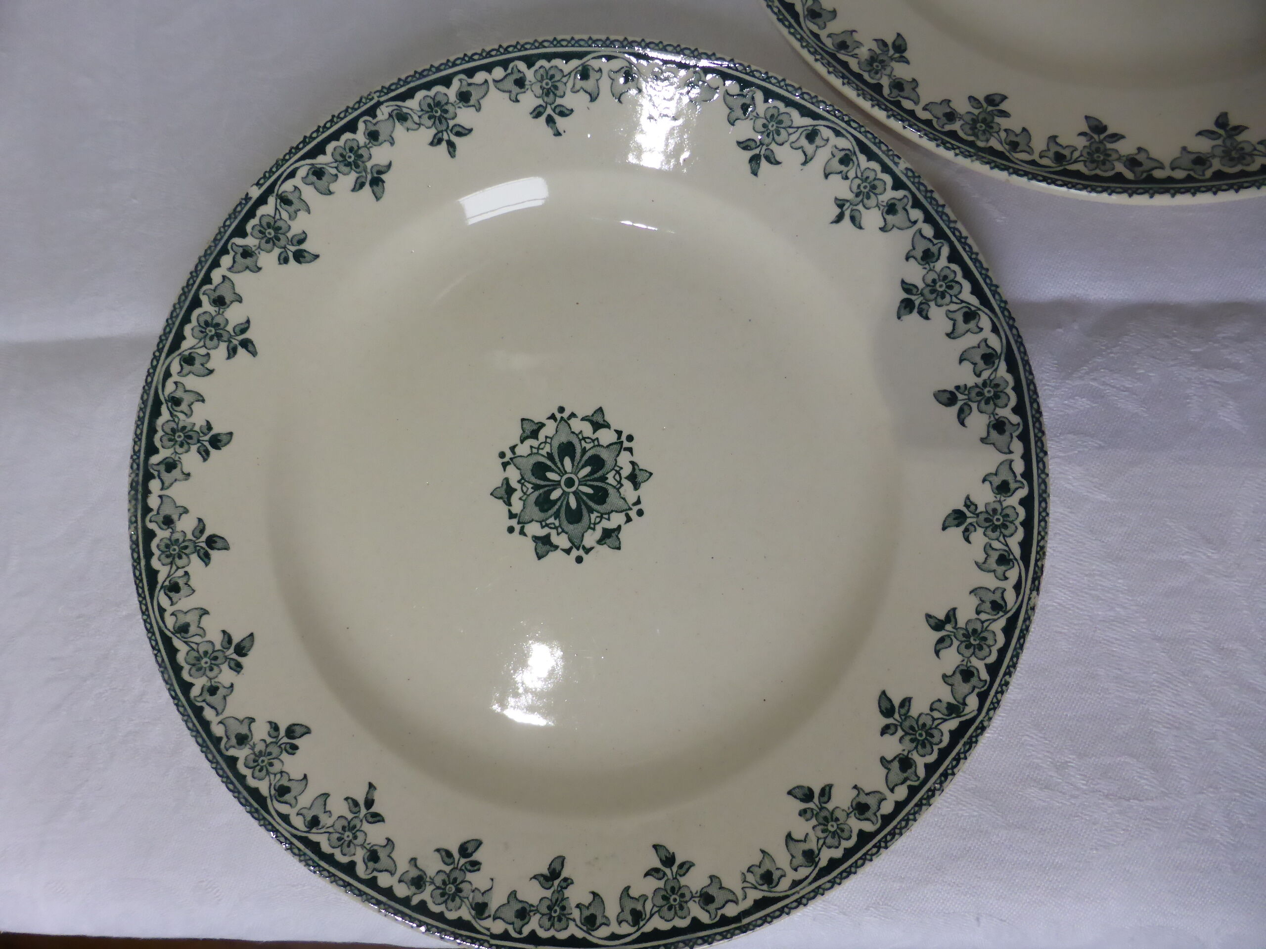 3 vintage flat plates in iron earth from HBC model Gagny