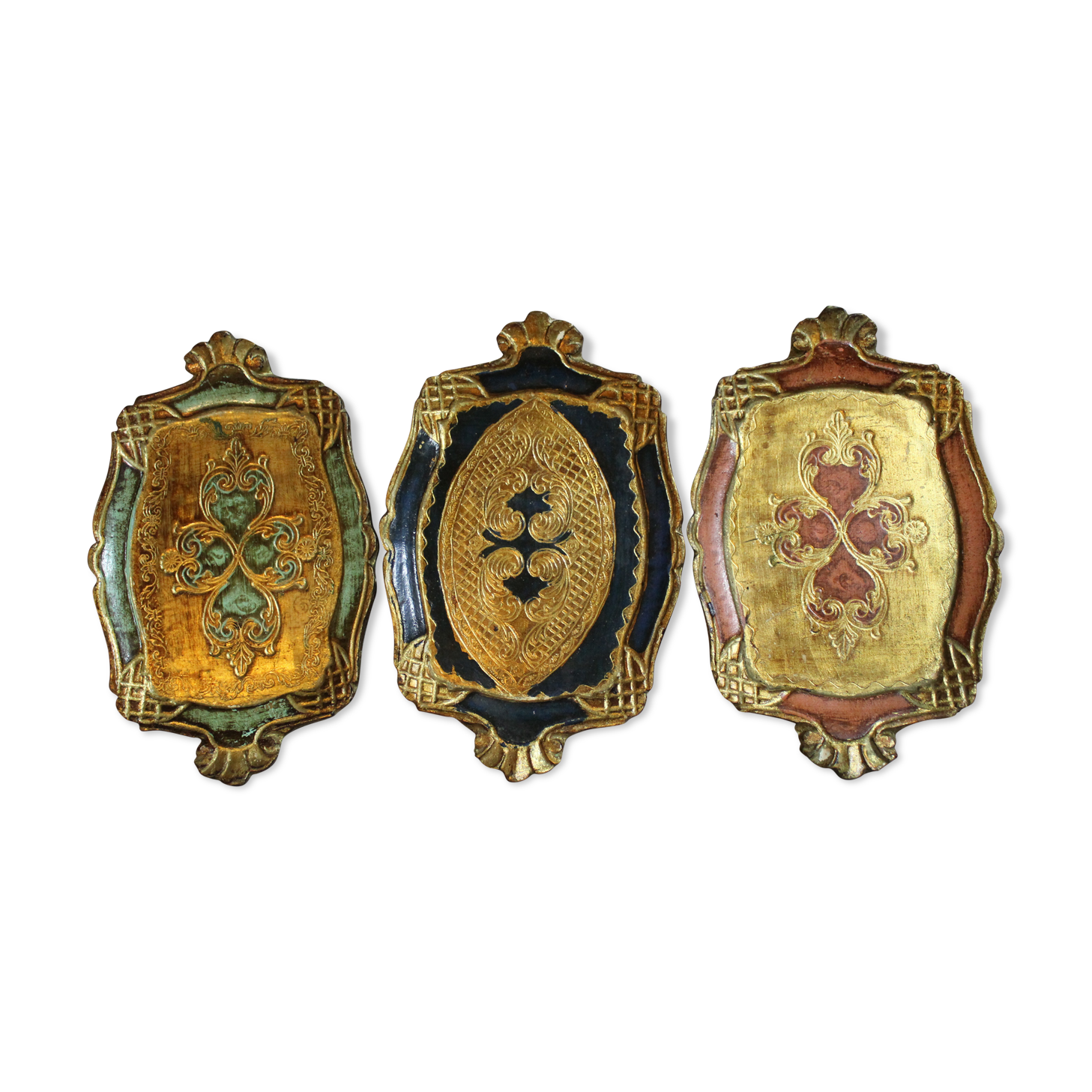 Lot of 3 vintage Florentine trays made of gilded wood