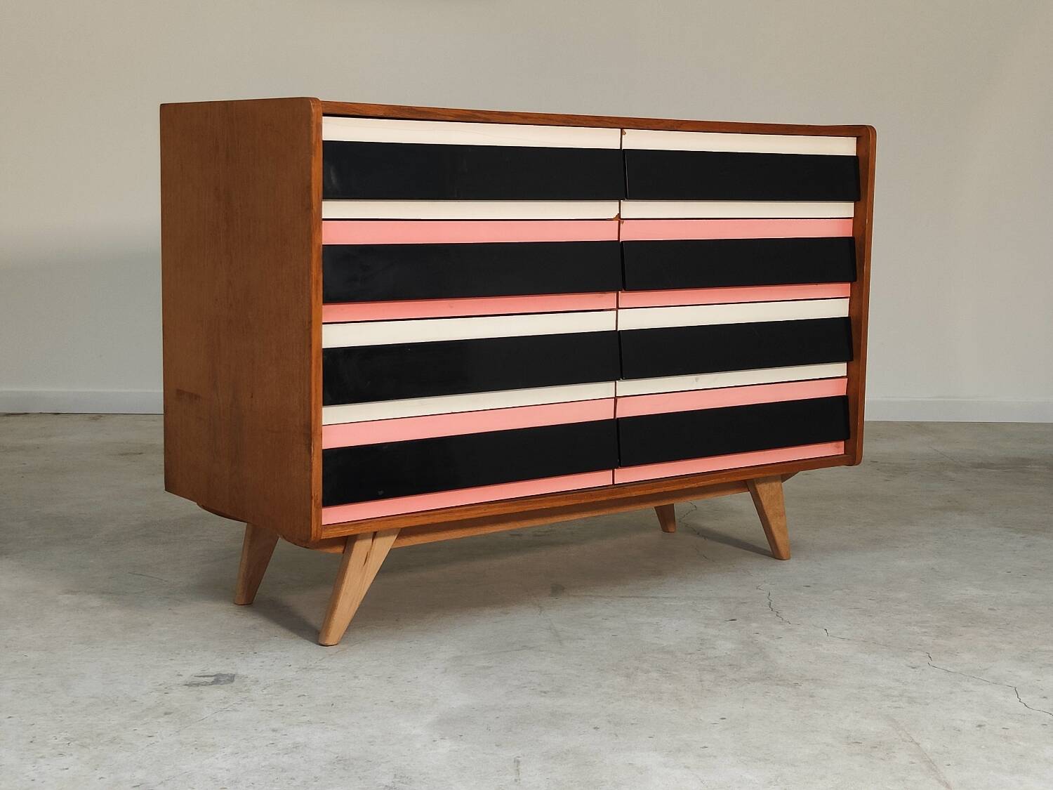 U-453 pink chest of drawers, old edition by Jiri Jiroutek for Interier Praha 1960