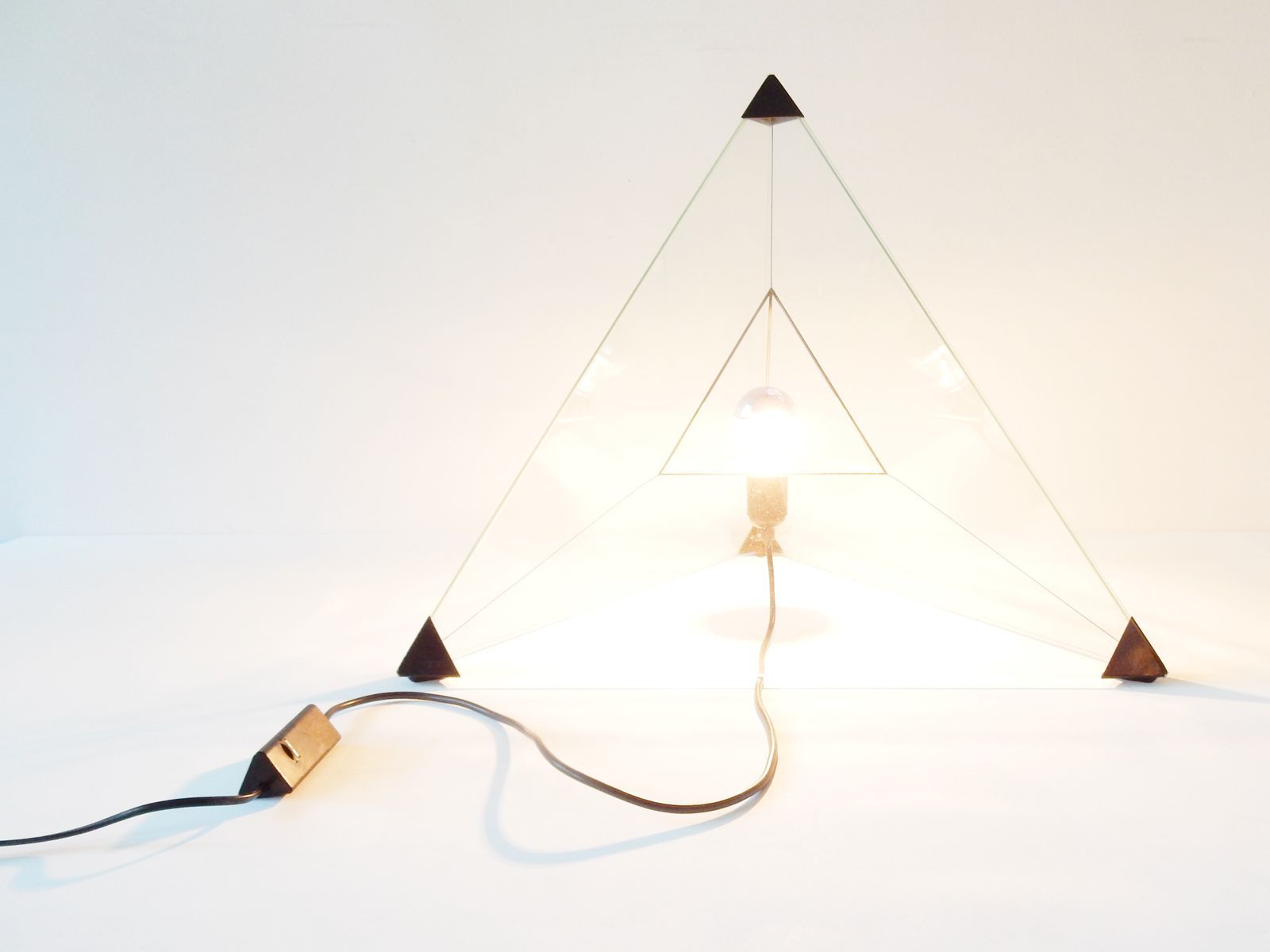 Vintage Tetrahedron table lamp by Frans van Nieuwenborg - Martijn Wegman for Indoor