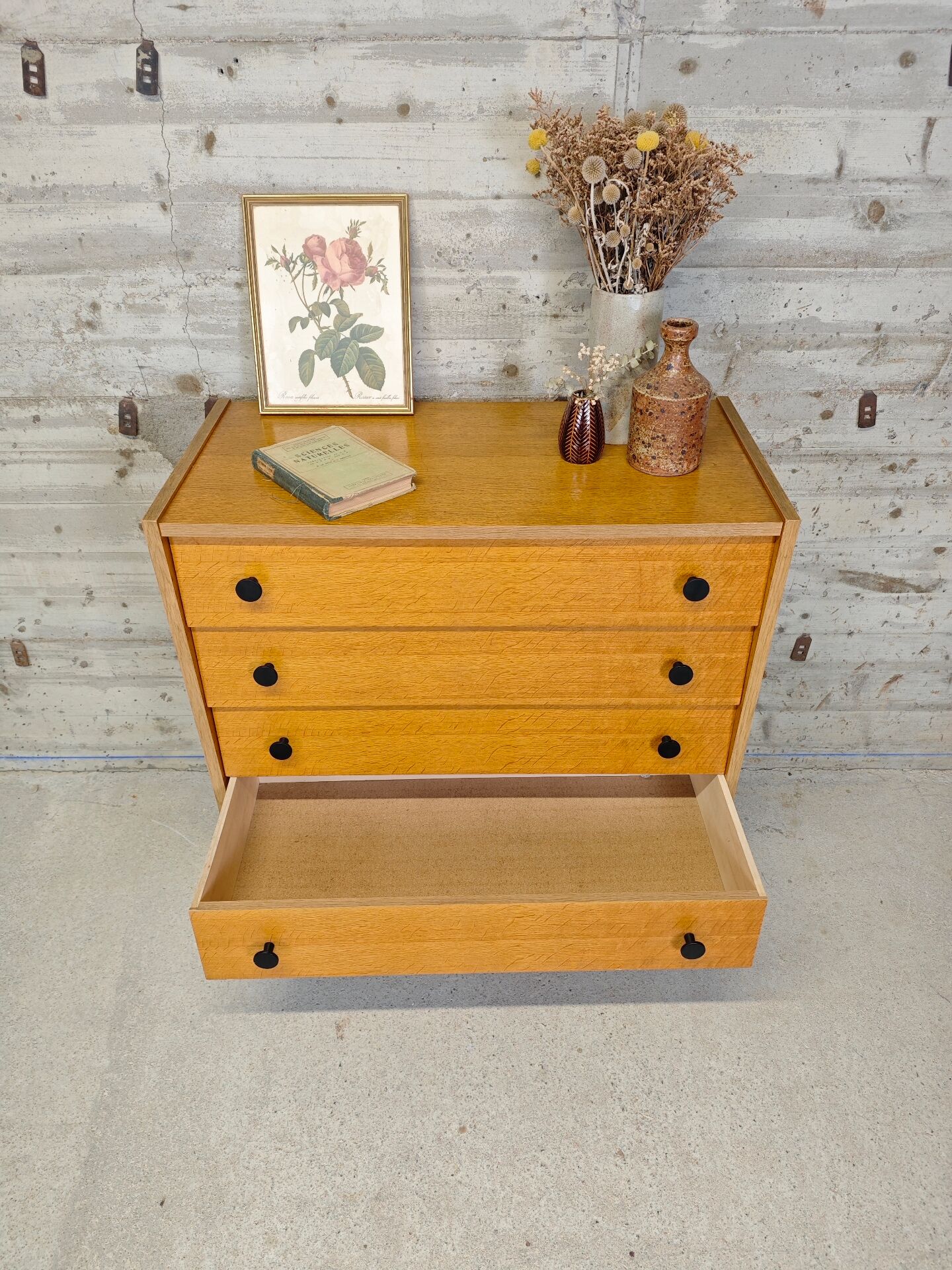 Vintage chest of drawers