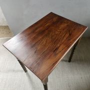 Table basse en bois massif avec pieds torsadés, début XXème