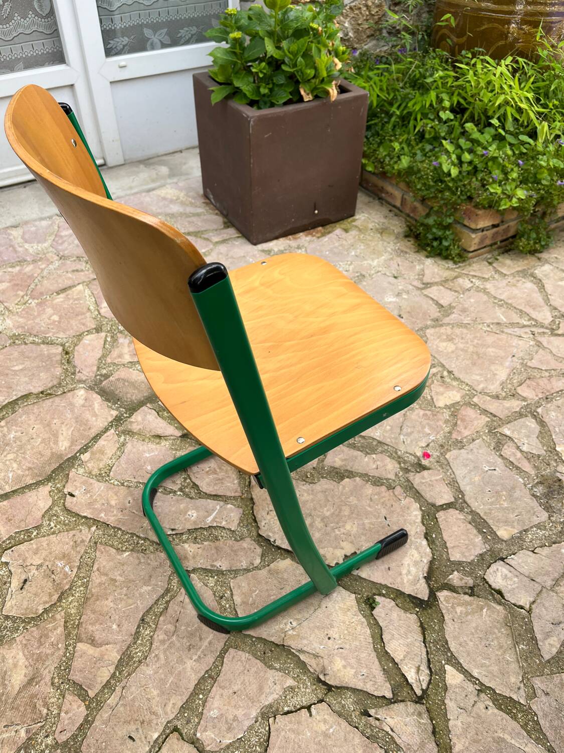 School chair VS Germany