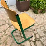 School chair VS Germany