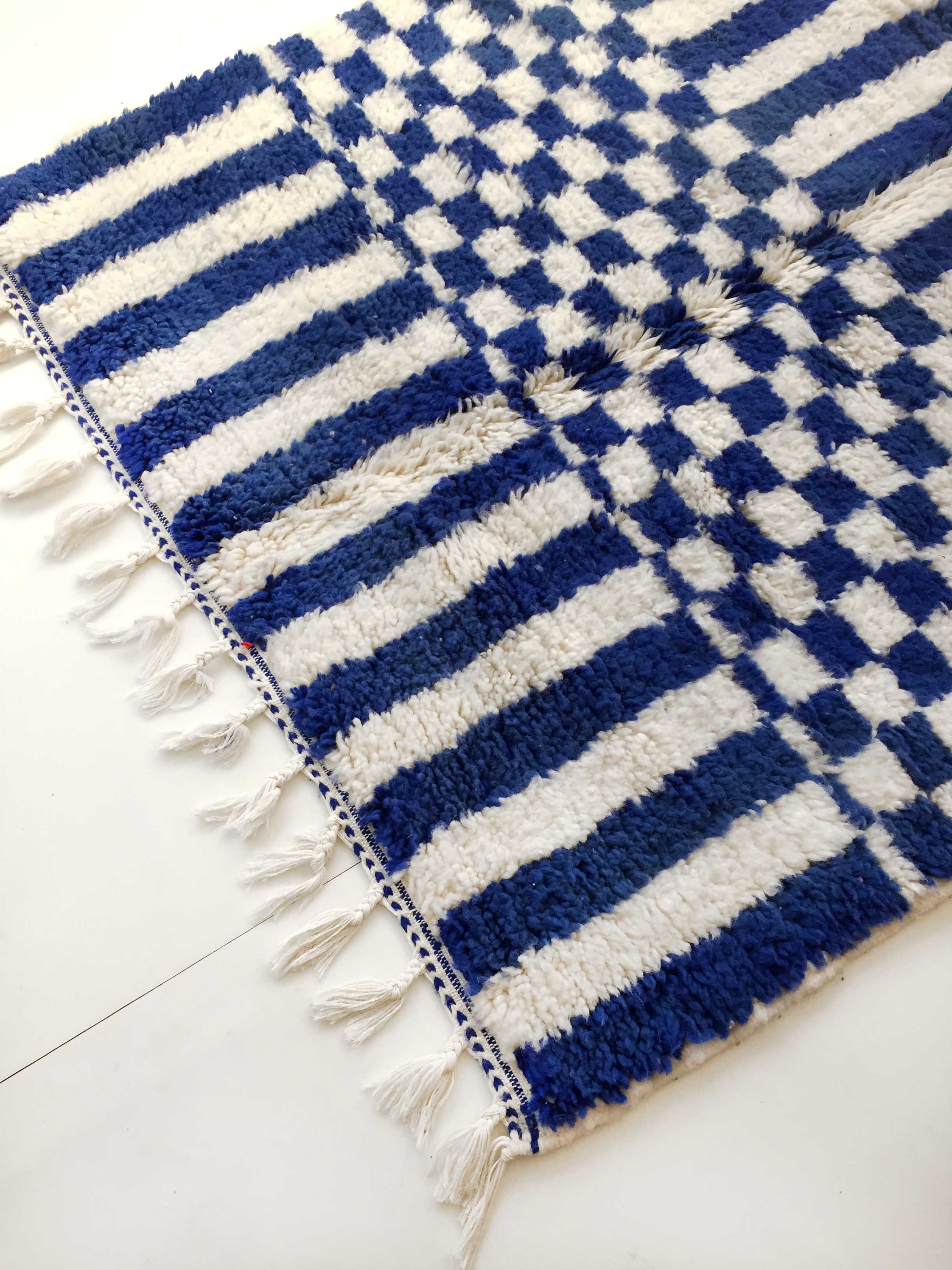 Moroccan Berber carpet blessed ouarain ecru with blue geometric patterns 216x130cm