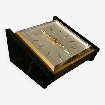 Horloge de table moderniste mid-century noire et dorée, 1960s