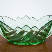 Green art deco jardiniere, huta hortensja, 1930s