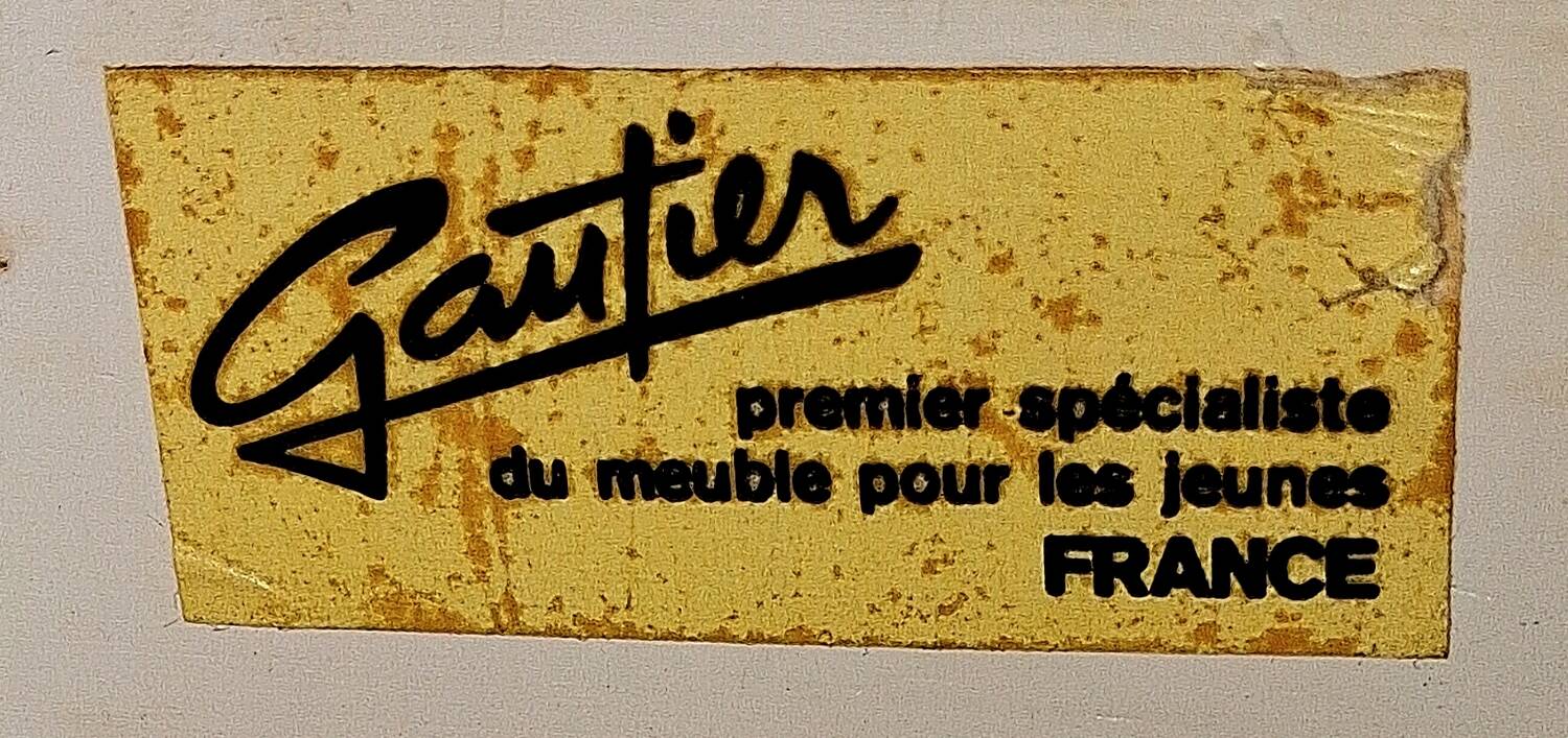 Tulip leg commode design, French manufacturing by Gautier.