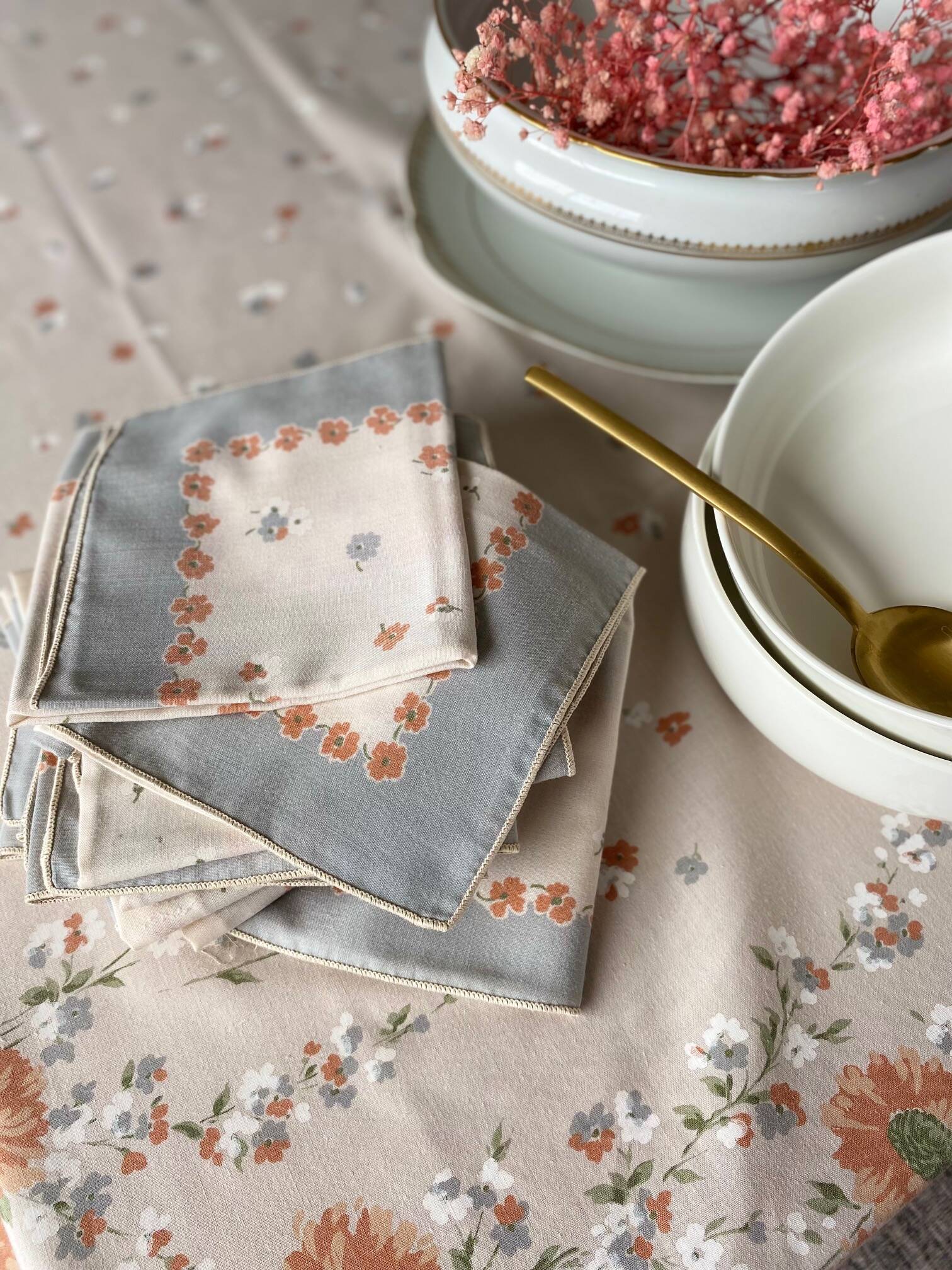 Vintage tablecloth and matching napkins