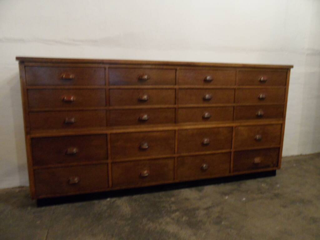 Armoire d'apothicaire vintage en chêne avec tiroirs