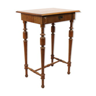 Table d'appoint en de de vers l’année 1910