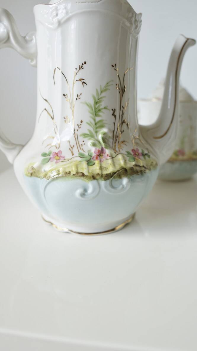 Limoges porcelain coffee pot Barny Rigoni & Langle (19th century)