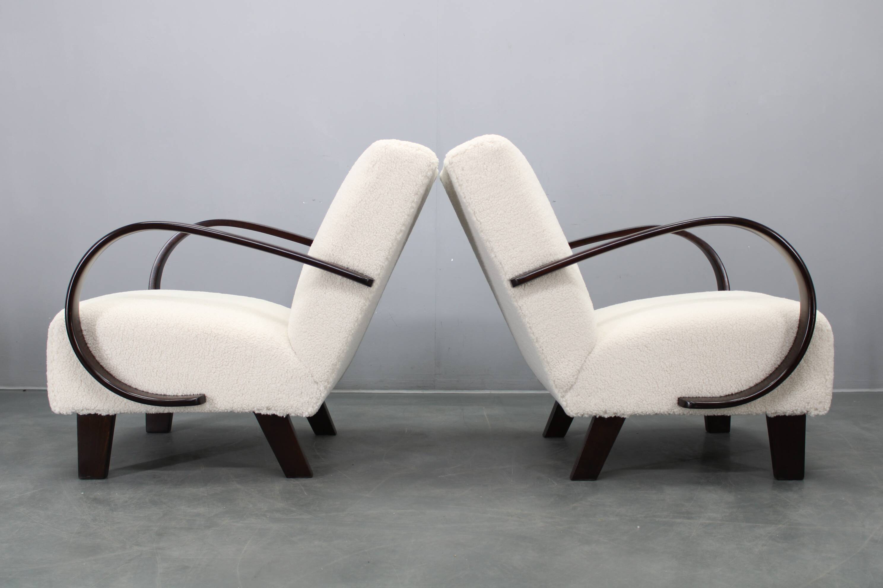 1940s Art Deco armchairs by Jindřich Halabala, beech wood upholstered