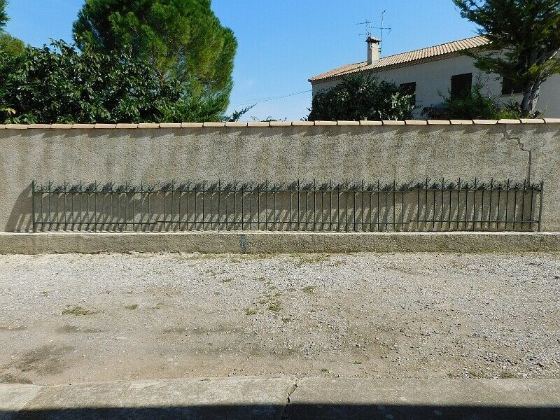 Set of 4 barriers old cloture iron grid