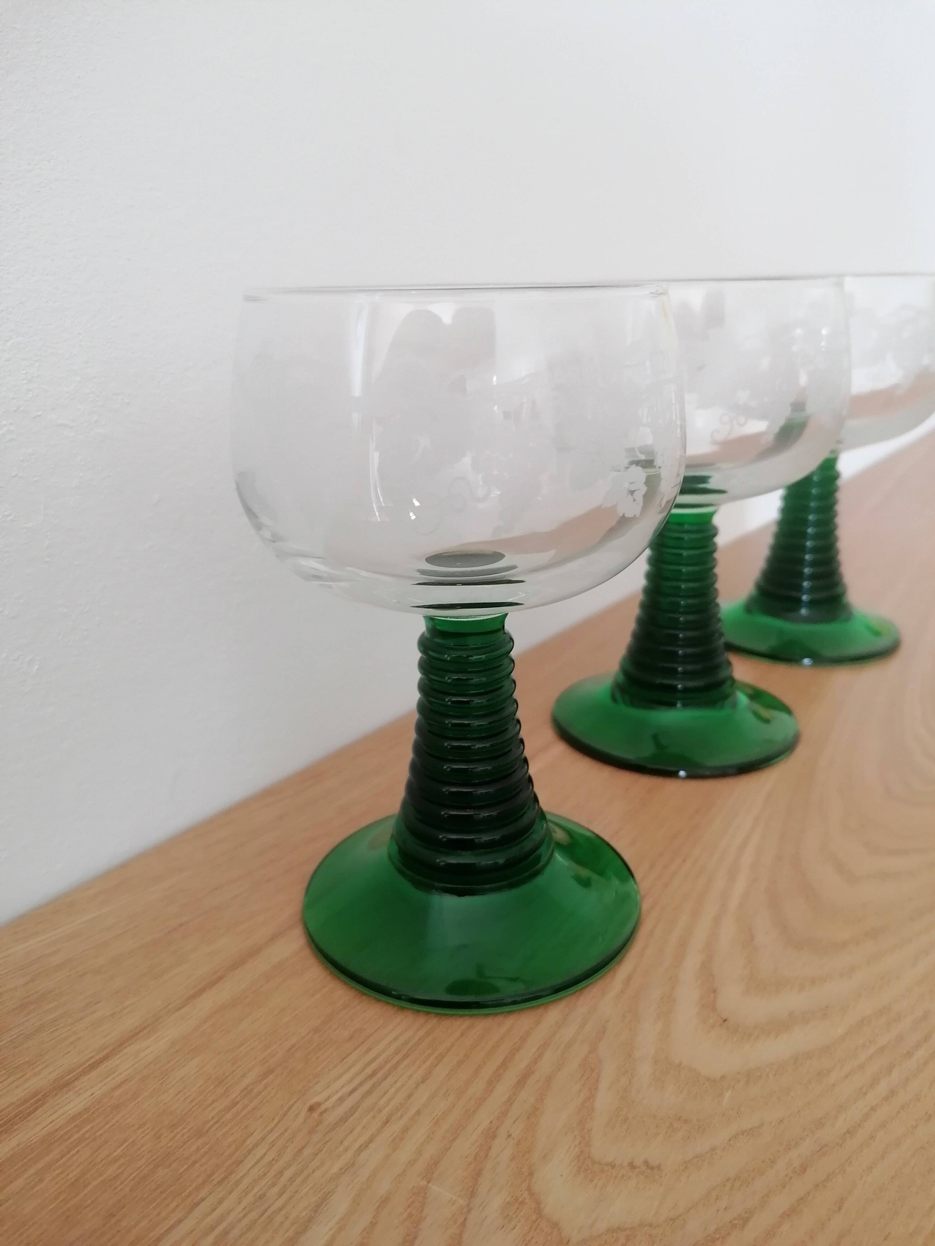3 twisted green stemmed glasses for Alsace wine, 20 cl