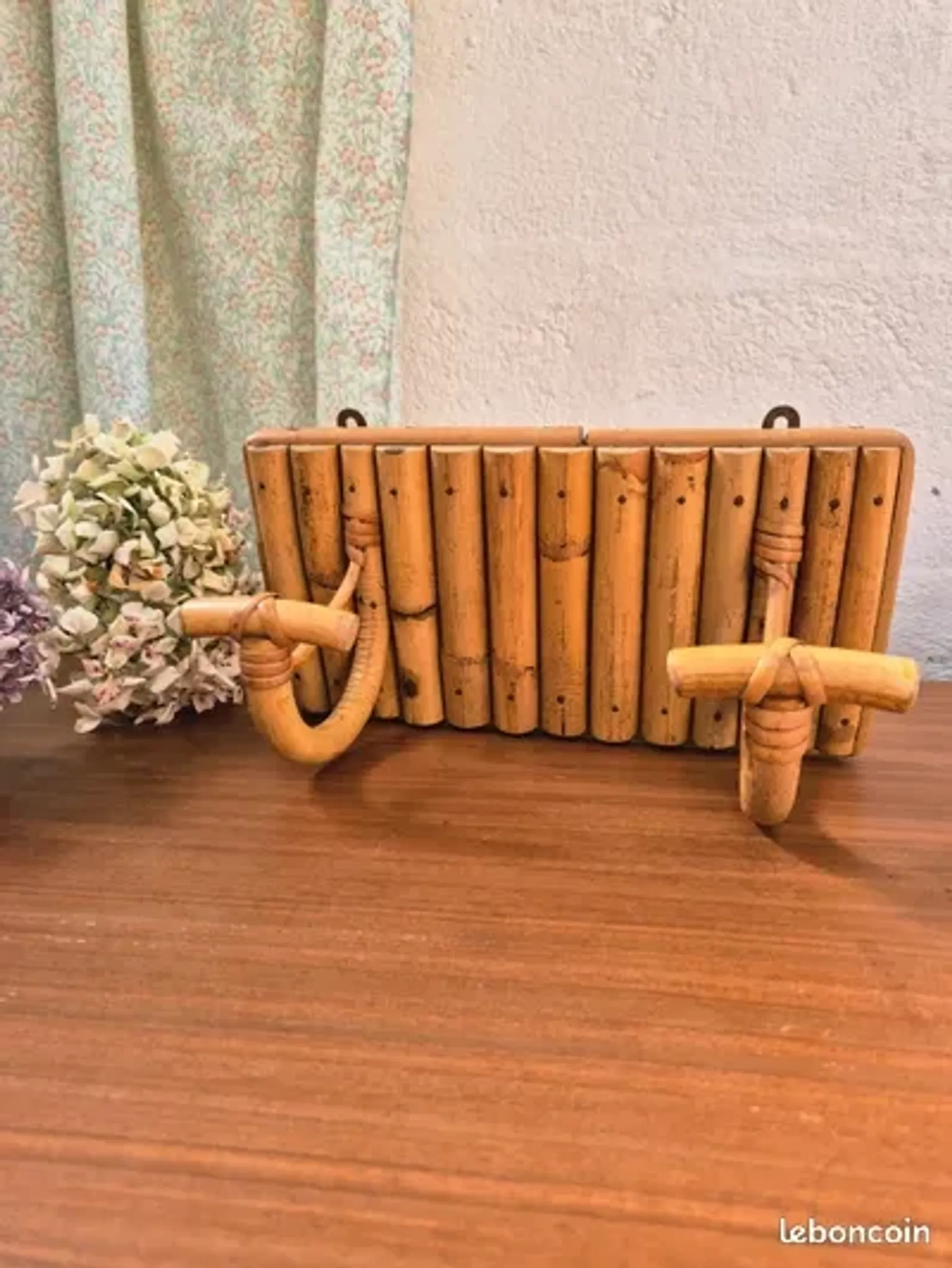 Patère double vintage rotin