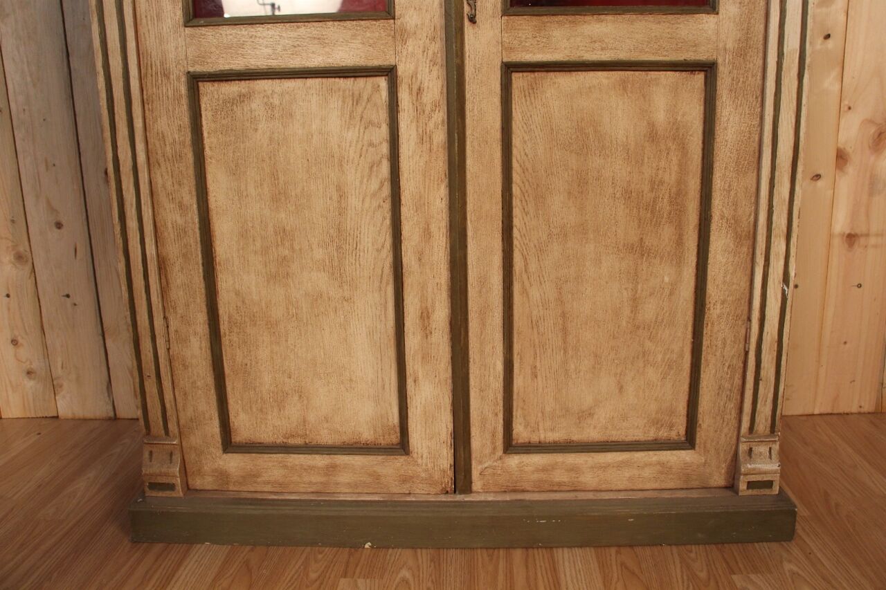 Old vintage showcase