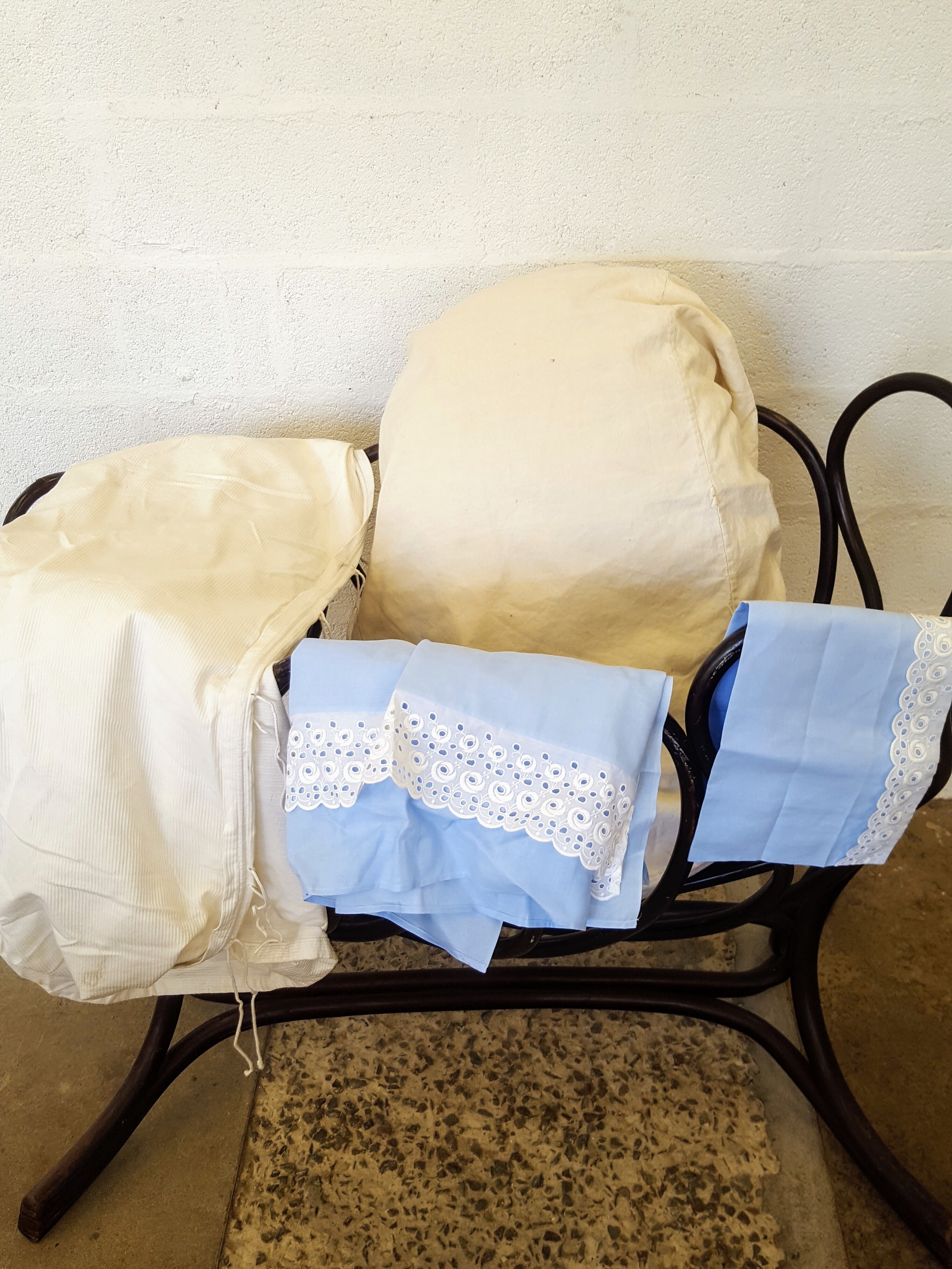 Curved wooden cradle