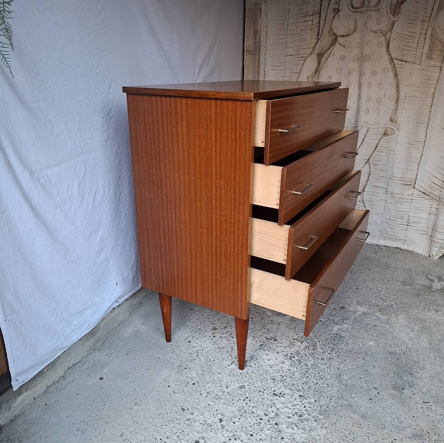 Commode vintage