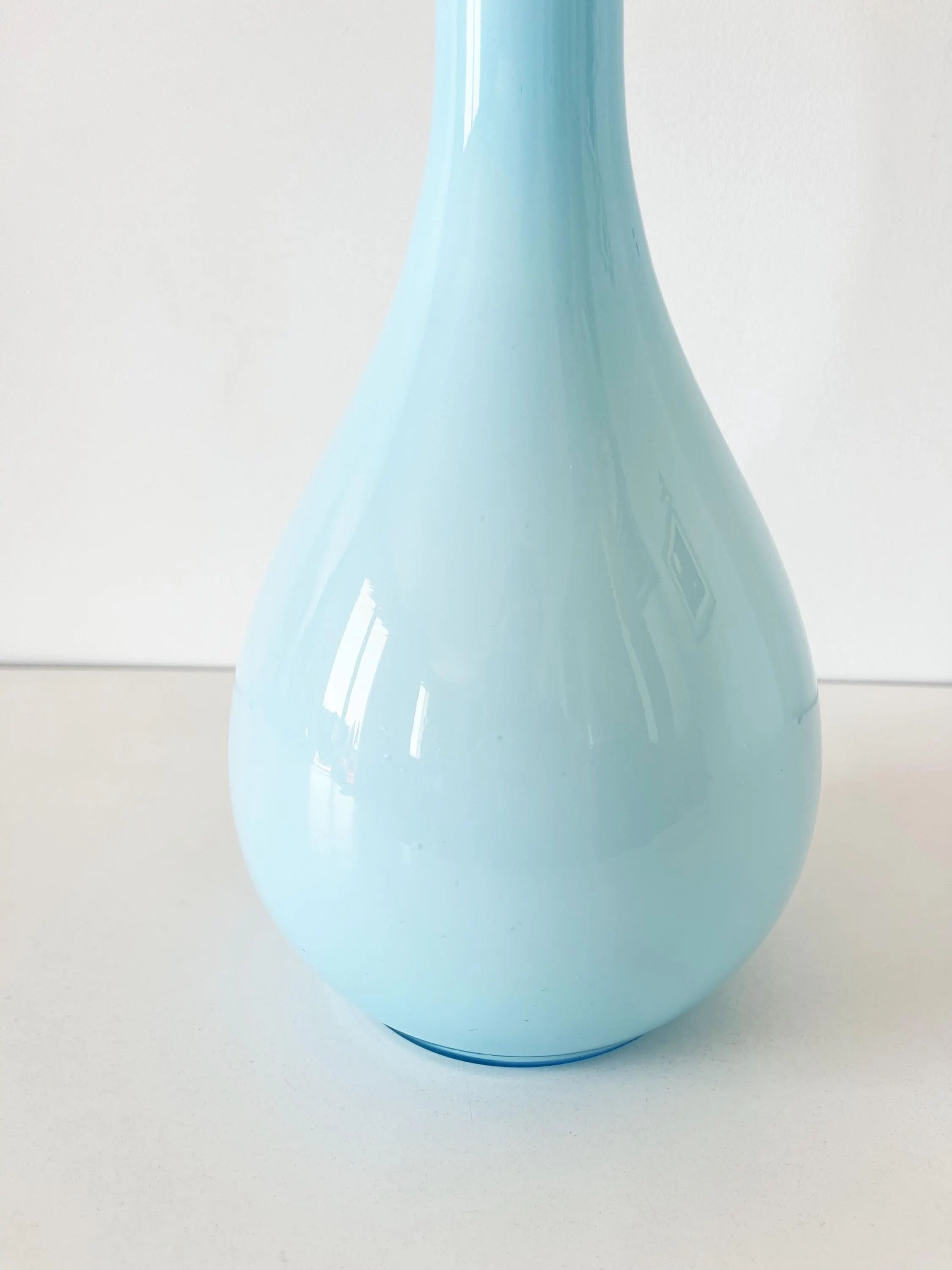 Large Italian vase in turquoise opaline from the 1960s.